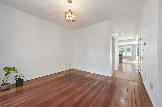 Photo - 3450 N Hamlin Ave