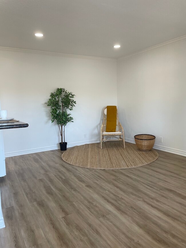 1BR/1BA - Pinecrest Apartments