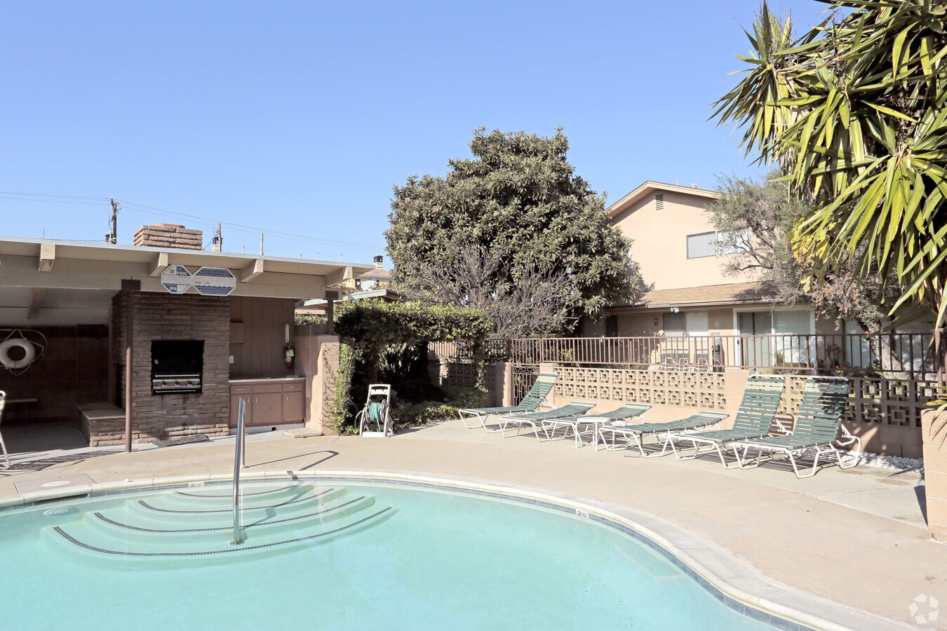 Photo - Char-Belle Apartments