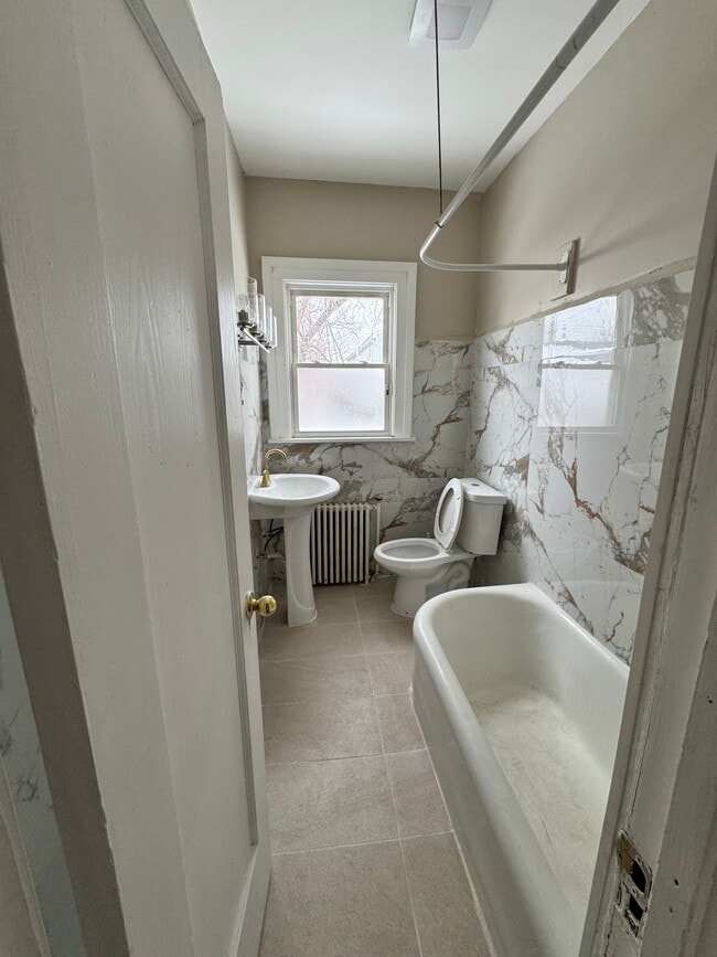 Photo - 131 Clermont St