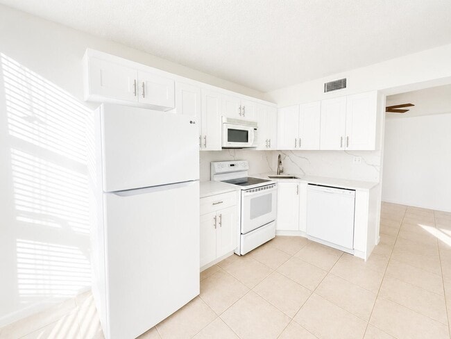 Photo - 5910 Morningstar Cir Unit #202