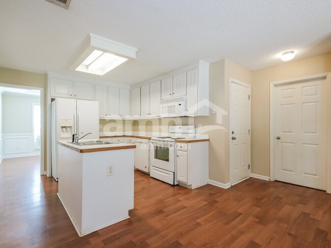 Photo - 1633 Amalie Dr