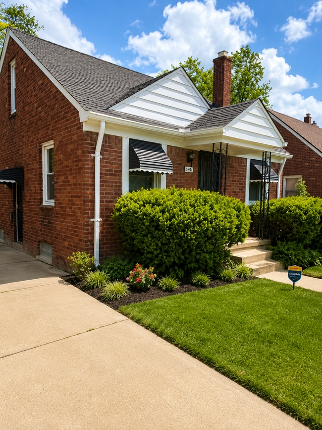 Photo - 18494 Ashton Ave