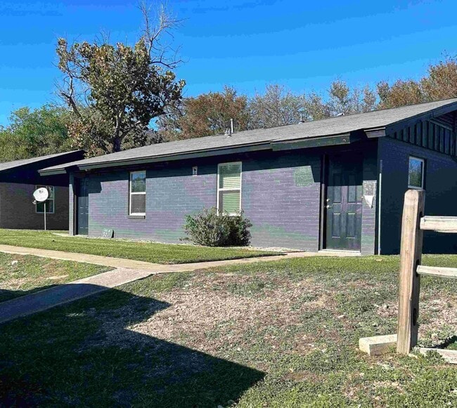 Photo - 3200-3200 Grider Cir