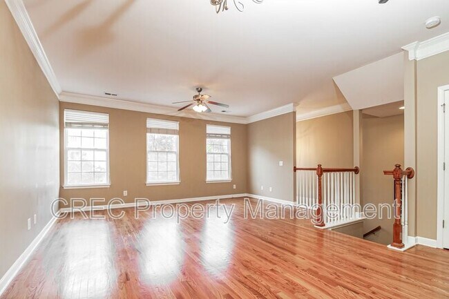 Photo - 3533 Claremont St