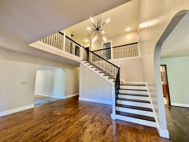 Photo - 18132 Westview Dr