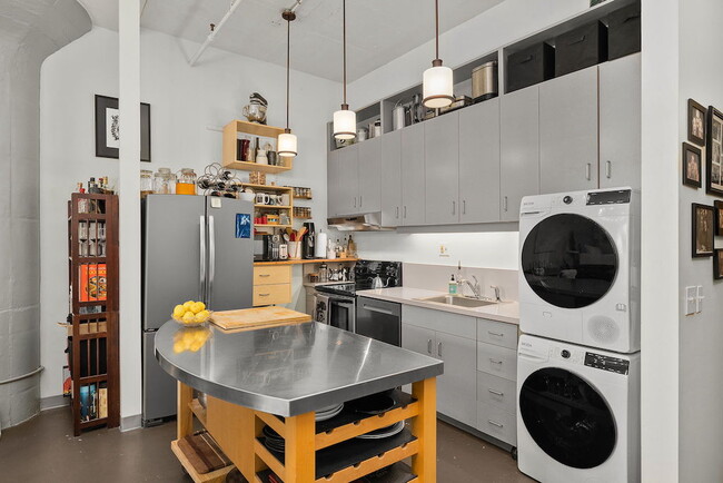 Photo - 1314 NW Irving St Unit Apt 607