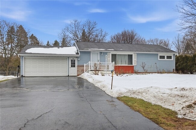 Photo - 266 Willowcrest Dr