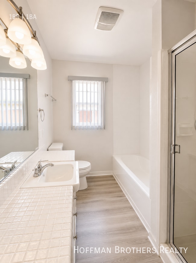 141 N Hamilton Dr Unit D