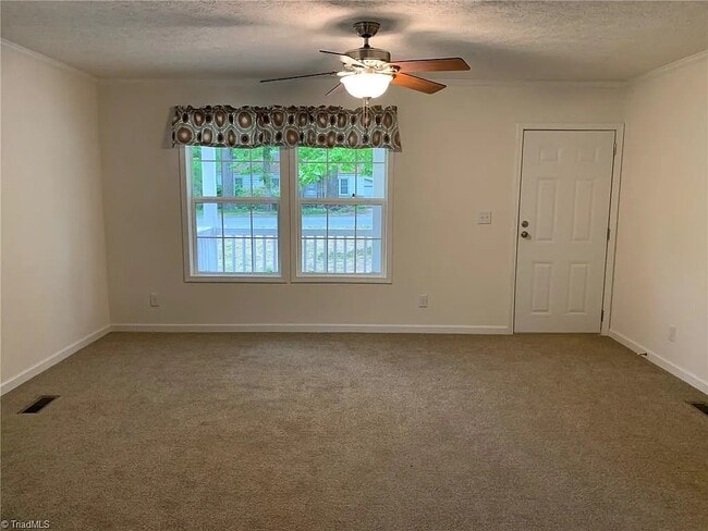 Photo - 3735 Oakwood Dr