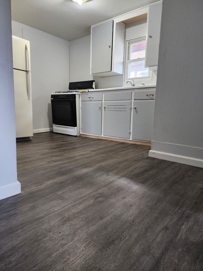 Kitchen - 73 Leo St Unit Upstairs