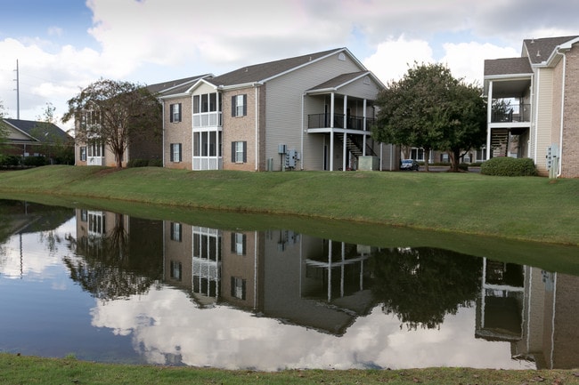 Prattville at Highland Lakes Apartments For Rent in
