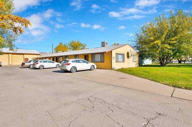 Photo - 3290 1/2 Lombardy Lane Unidad C