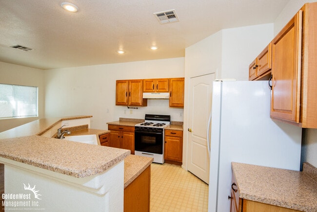 Photo - Beautiful Two-Story 3Bdm 2.5Ba Rowhome Nestled in Henderson!