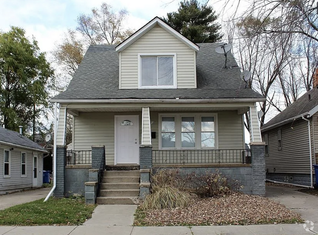 Building Photo - Spacious 2-Bedroom Apartment in Warren Unit 3