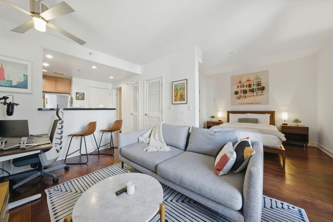 Building Photo - 355 Berry St