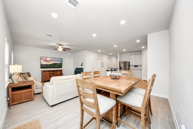 Photo - 25089 Pomegranate Pl