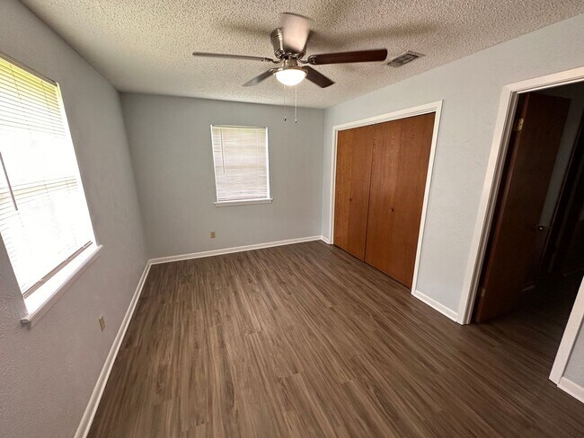 Photo - 3/2 Home Near Lake Bob Sandlin