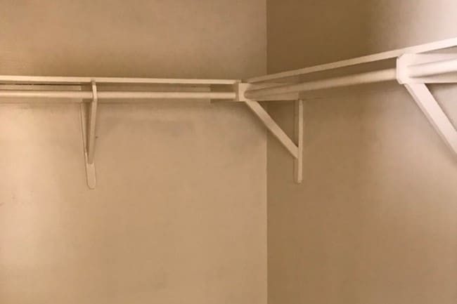 Vista trasera del edificio - 717 E Santa Fe Ave Unidad #6