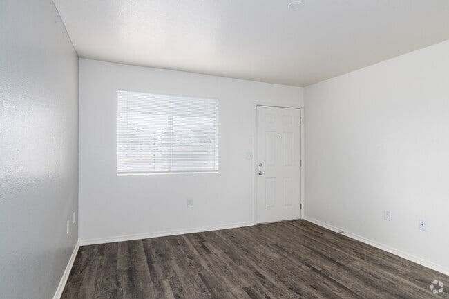 2BR, 1BA - 737SF - Living Room