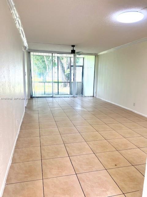 Building Photo - 5100 SW 64th Ave Unit 105