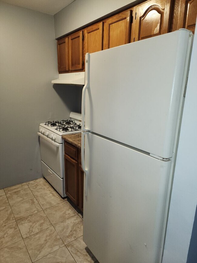 Photo - 3131-3133-3133 California Ave Unit 3131