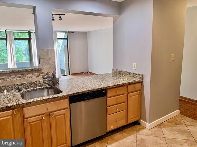 Building Photo - 2218 S Quincy St Unit 1 Rental