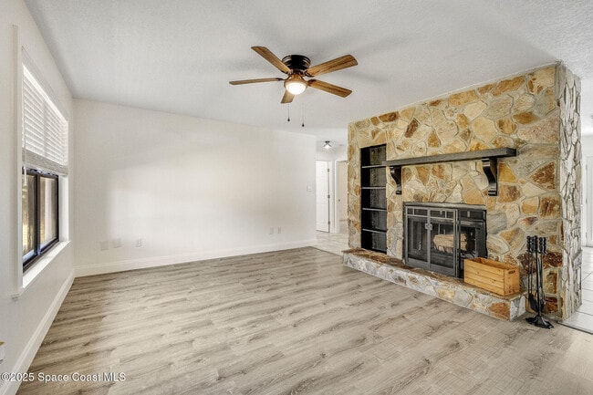 Photo - 287 Spring St