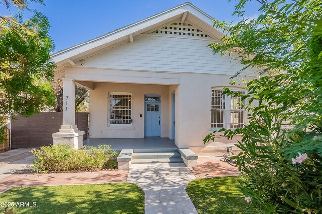 Photo - 711 E McKinley St House