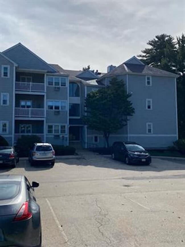 Building Photo - 120 Coliseum Ave Unit 110