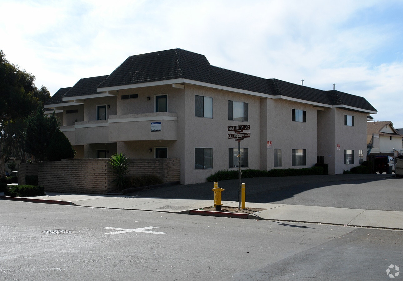 Photo - 223 Ellwood Beach Dr Apartments