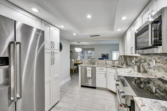 6046 W Peppertree Way