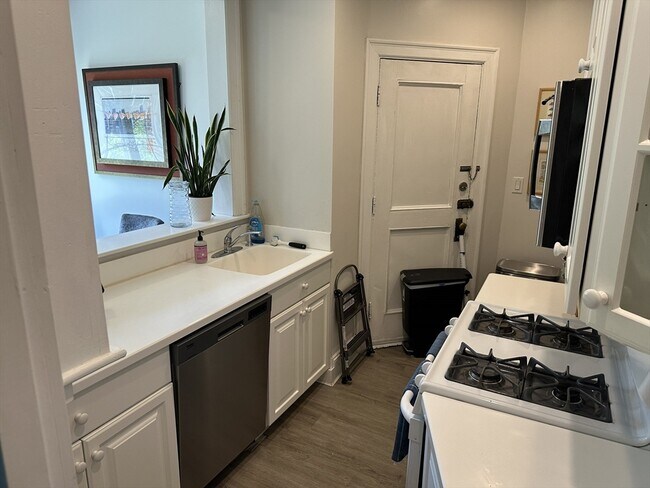 Photo - 21 Chauncy St Unit 32