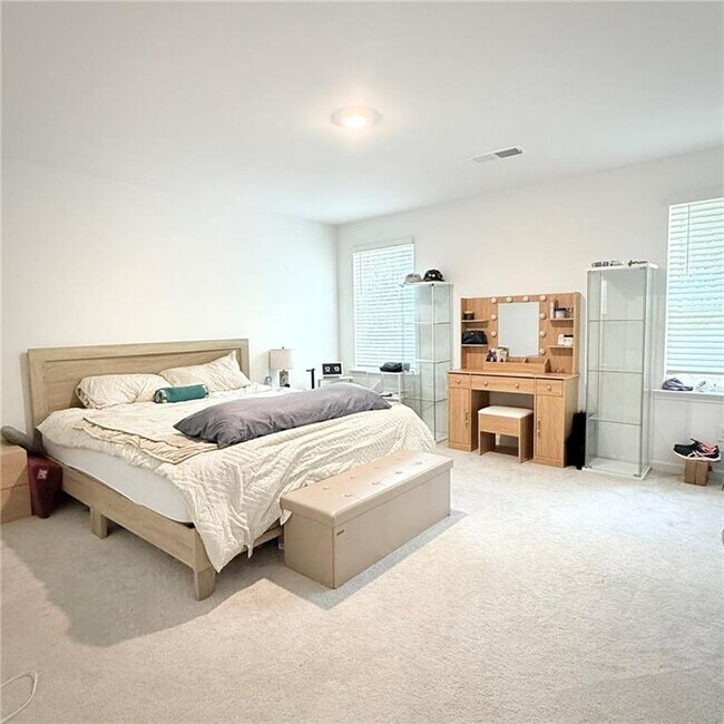 987 Evergreen Rd