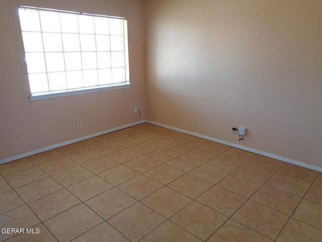 Photo - 10528 Brisbane Way