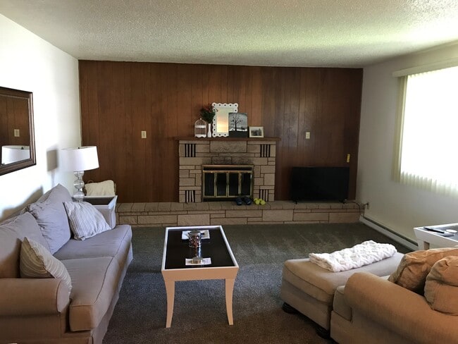 Photo - 745 W 1st St Unit 745 West First