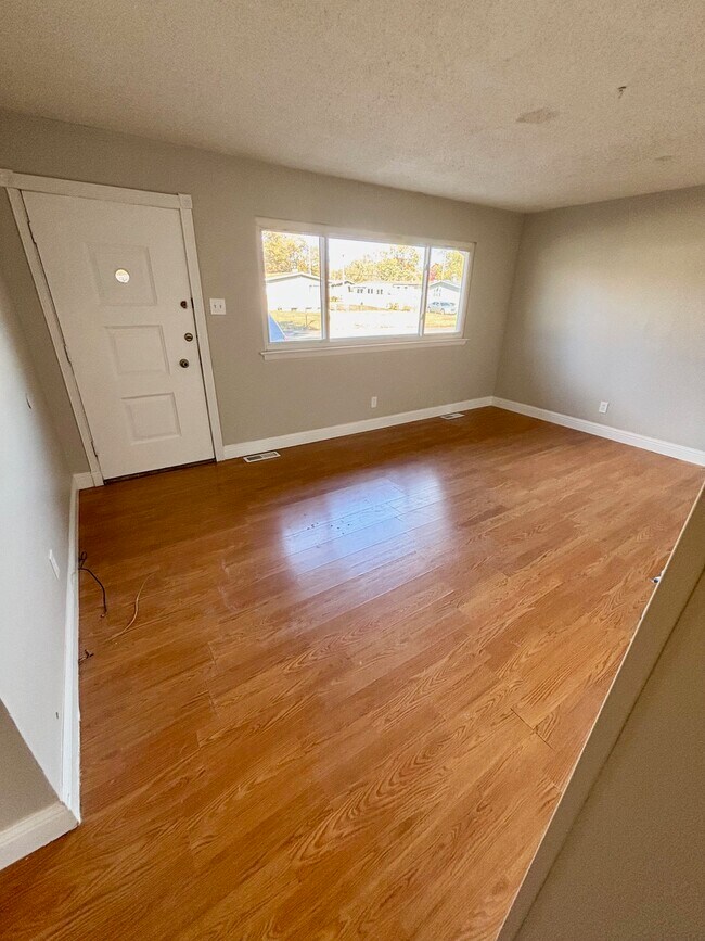 Photo - 710 Loyola Dr