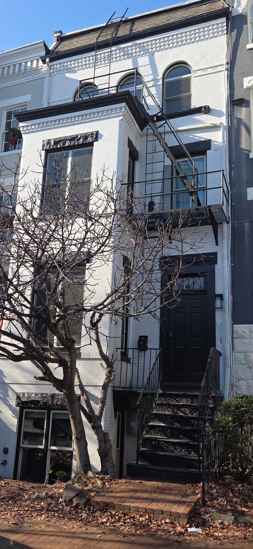 Building Photo - 126 6th St NE Unit 126 6th Street NE  4