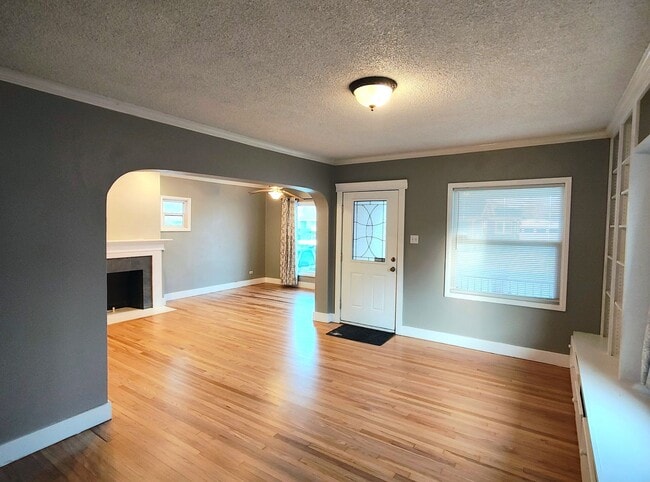 Photo - 3 Bd 1 Ba Home with Hardwood Floors in Midvale