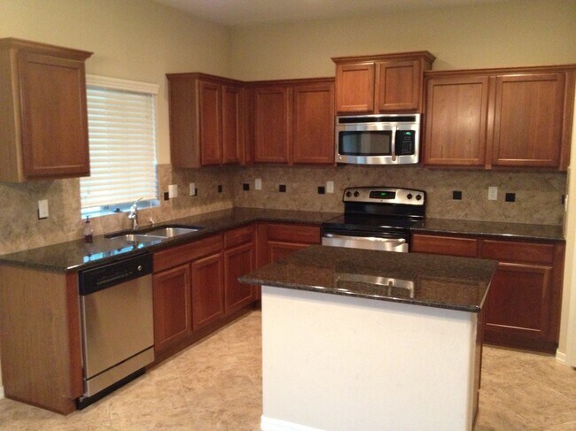 Photo - 2228 West Beverly Lane Unit Beverly