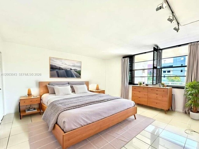 Photo - 9500 W Bay Harbor Dr Unit 2G