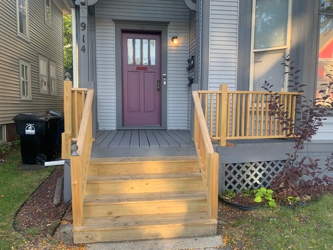 Photo - 914 Wisconsin Ave Unit 2