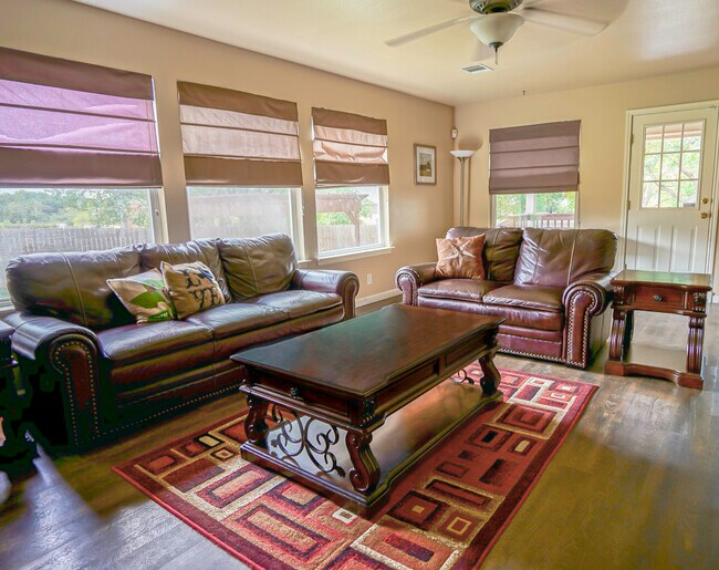 Photo - 9602 Lindrith