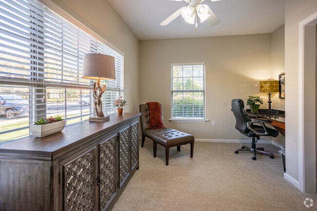 2BR, 2BA - 1,463SF - Sunroom