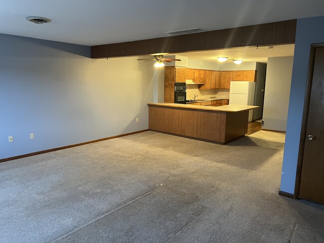 Building Photo - 218 W Washington St Unit 218 West Washington Apt 1