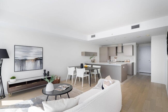 Photo - 5199 Brighouse Way Unit #