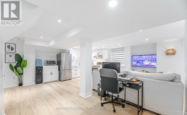 Photo - 102 Tanager Square