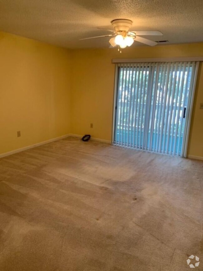 Building Photo - 1 Bedroom/1 Bath condo on 3rd Floor in Myr...