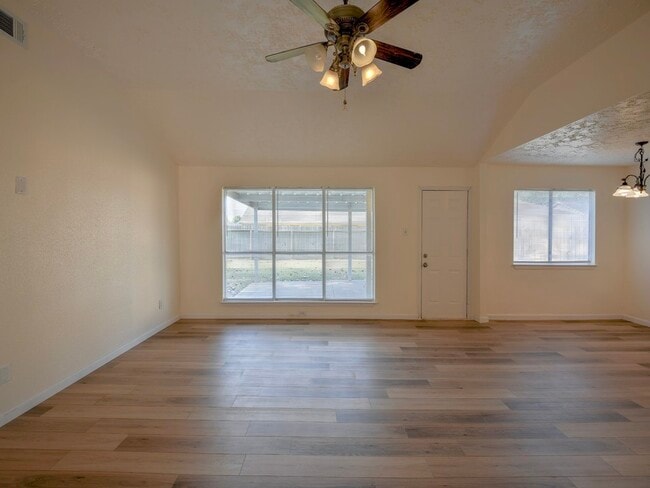 Photo - 1934 Feather Ridge Dr