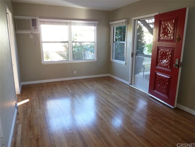Living/Dining room - 1211 N Kenwood St Unit 1211 1.5